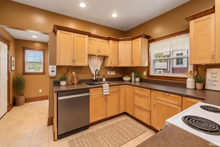 Property Photo: 520 N Riley Street IN 46755-1231