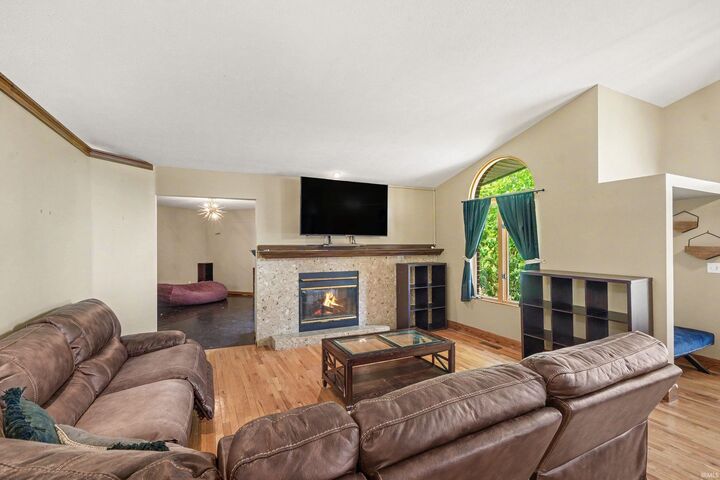 Property Photo: 13200 Fountain Court IN 46530