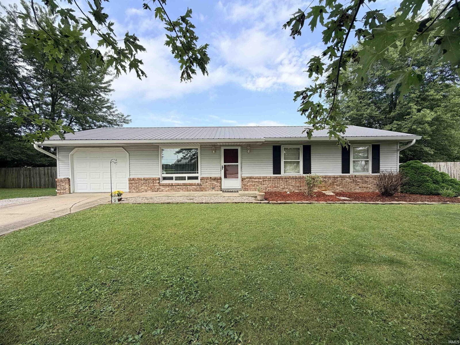 Property Photo:  0125 E Linn Road  IN 46714 