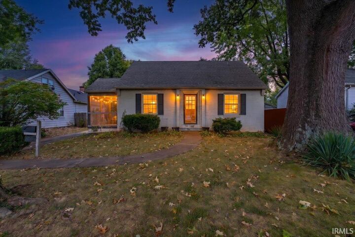 Property Photo:  3306 Bayard Park Drive  IN 47714 