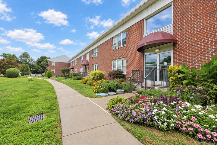 Property Photo:  15 Winchester Avenue 2B  NY 10710 