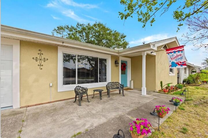 Property Photo:  711 Lemonwood Drive  FL 34677 