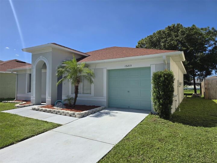 Property Photo:  13215 Pike Lake Drive  FL 33579 
