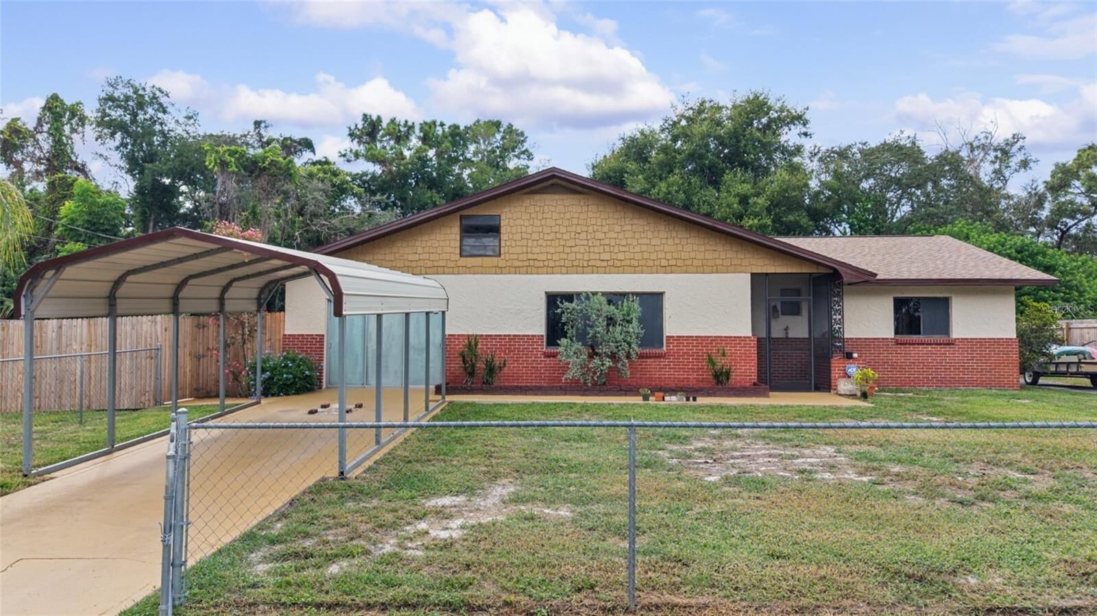 Property Photo:  14807 Scamp Drive  FL 34667 