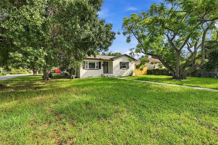 Property Photo:  2495 34th Avenue N  FL 33713 
