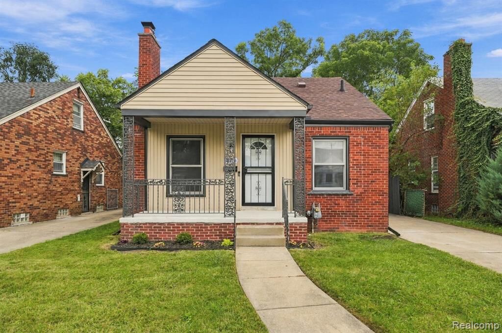 Property Photo:  18410 Mark Twain Street  MI 48235 2548 
