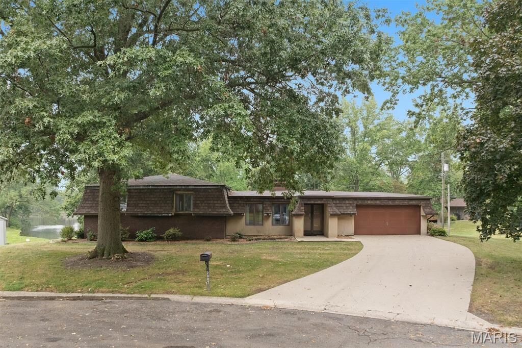 Property Photo:  2007 Main Drive  IL 62249 