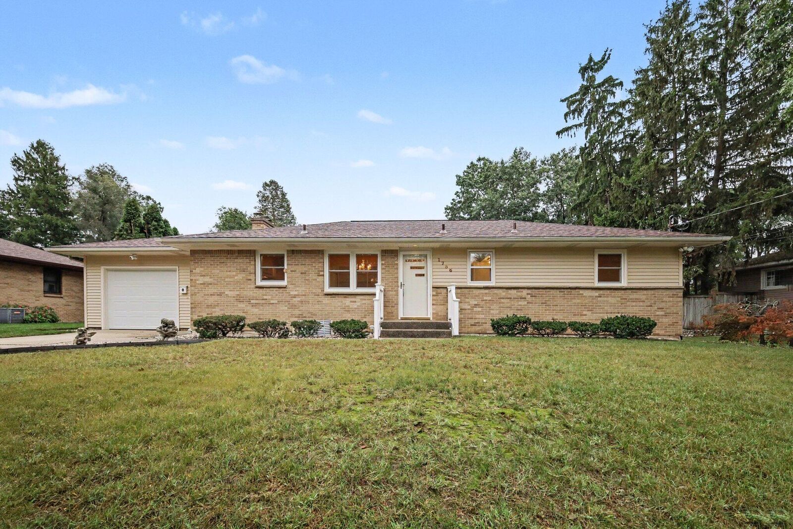 Property Photo:  1736 7th Street NW  MI 49504 