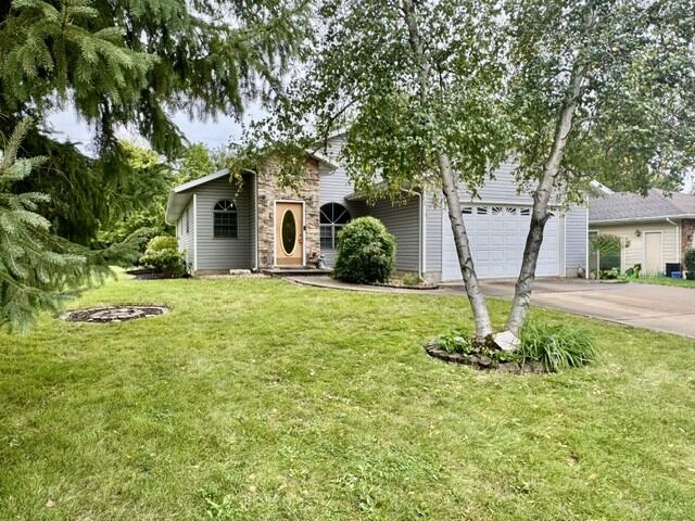 Property Photo: 17 Heather Drive IL 61301