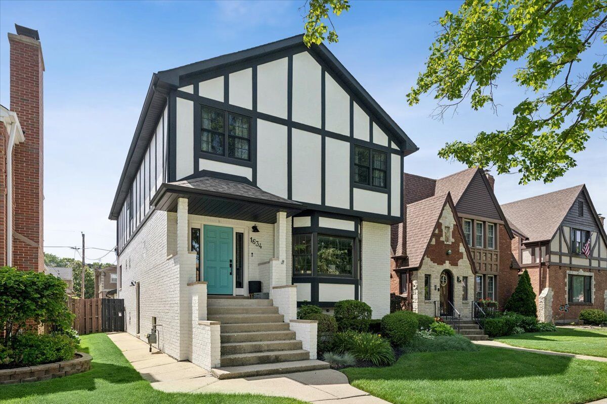 Property Photo: 1634 N 76th Avenue IL 60707
