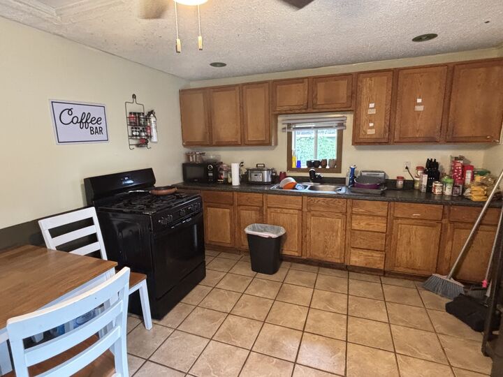 Property Photo:  2440 Dunham Street  IA 52732 
