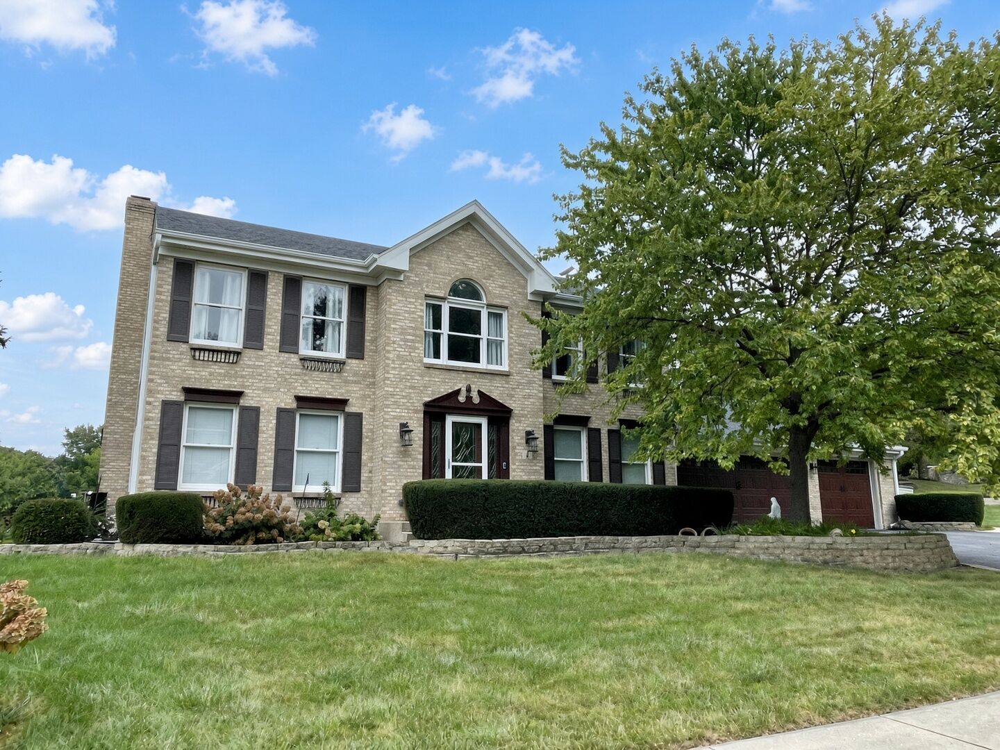 Property Photo: 4 River Bend Road IL 60538