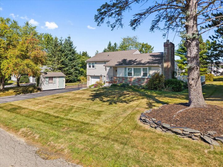 Property Photo:  30 Birchwood Boulevard  ME 04412 