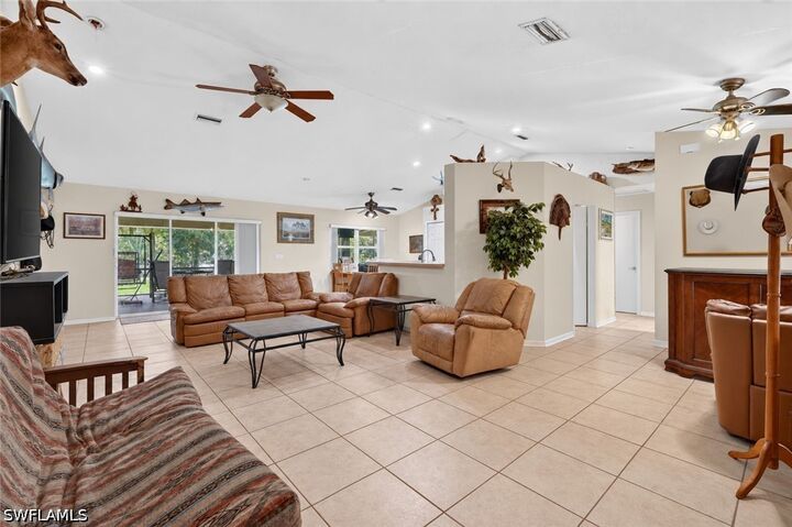 Property Photo: 4440 60th Avenue NE FL 34120