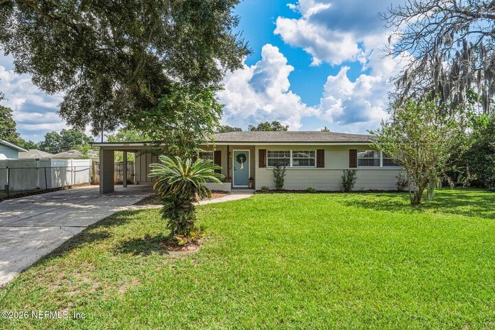 Property Photo:  12423 Condor Drive  FL 32223 