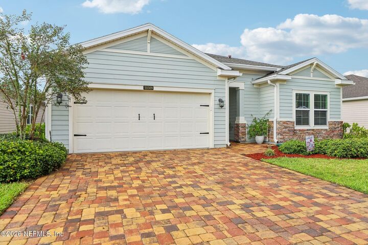 Property Photo: 10309 Pavnes Creek Drive FL 32222