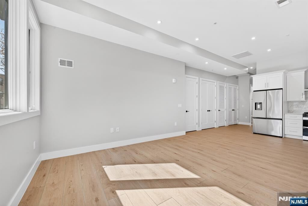 Property Photo:  126 De Kalb Avenue 1A  NJ 07306 