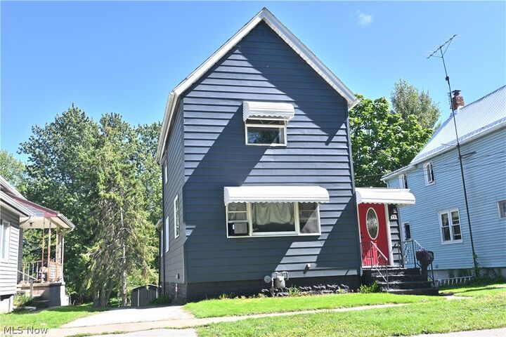 Property Photo:  842 Day Street  OH 44030 