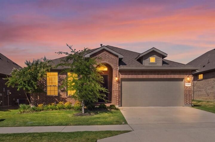 Property Photo: 11541 Royston Street TX 76244