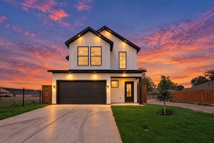 Property Photo:  1901 Morris Street  TX 75212 