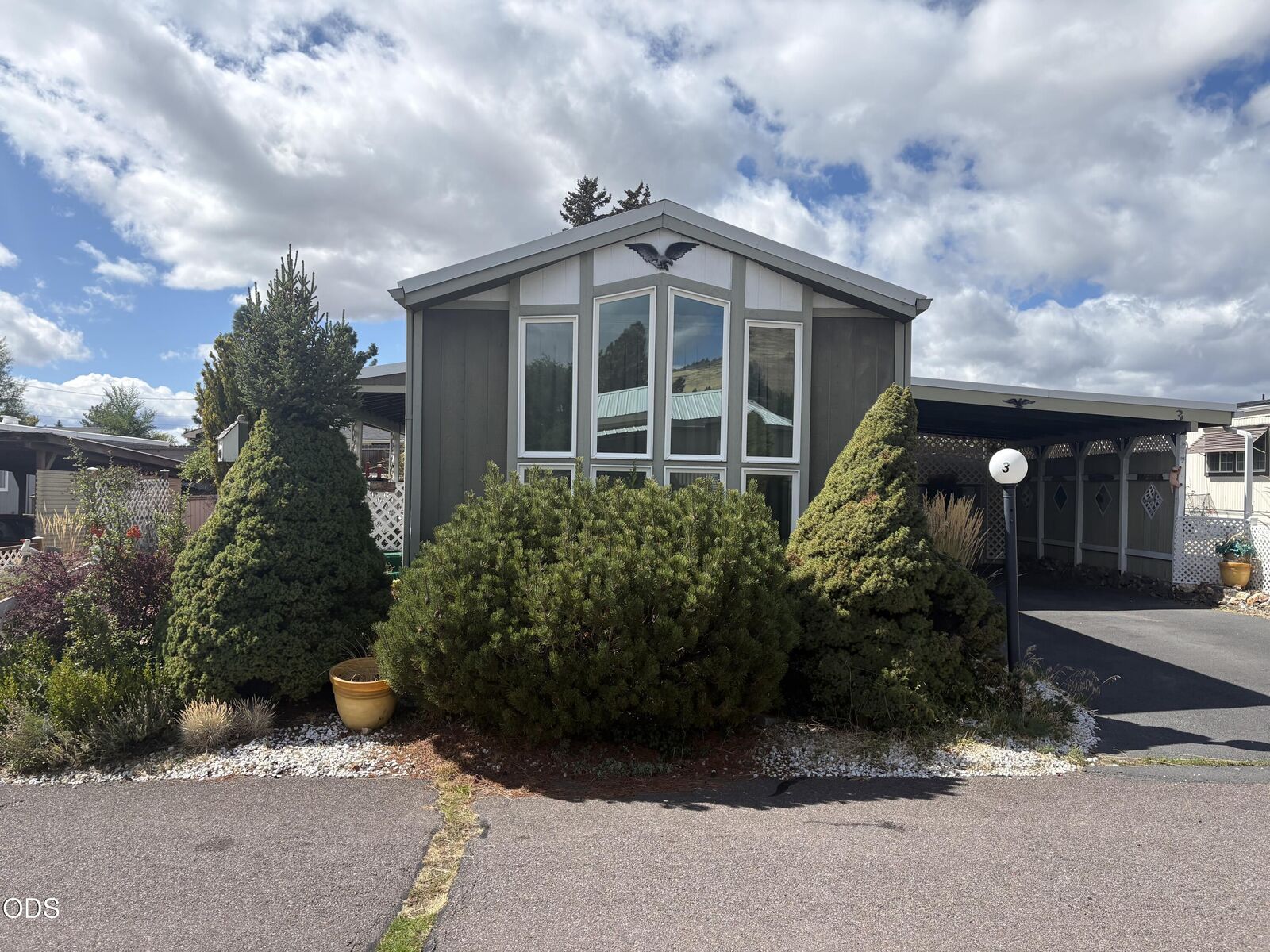 Property Photo:  1622 Madison Street Apt 3  OR 97603 