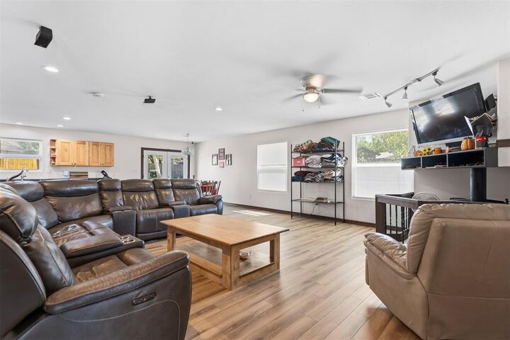 Property Photo: 1601 Ward Road OK 73401
