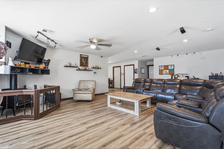 Property Photo:  1601 Ward Road  OK 73401 