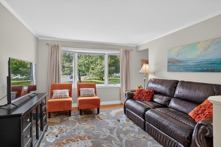 Property Photo: 5 Carruth Dr MA 01532