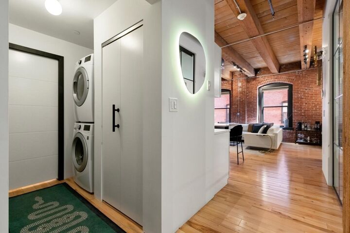 Property Photo:  21 Wormwood St 422  MA 02210 