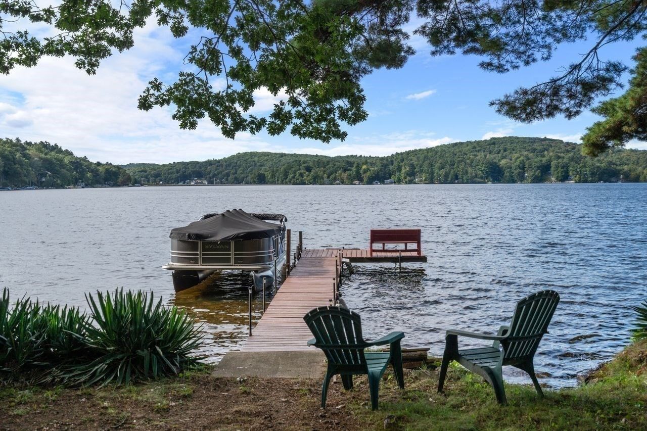 Property Photo:  19 Lakeview Dr  MA 01521 