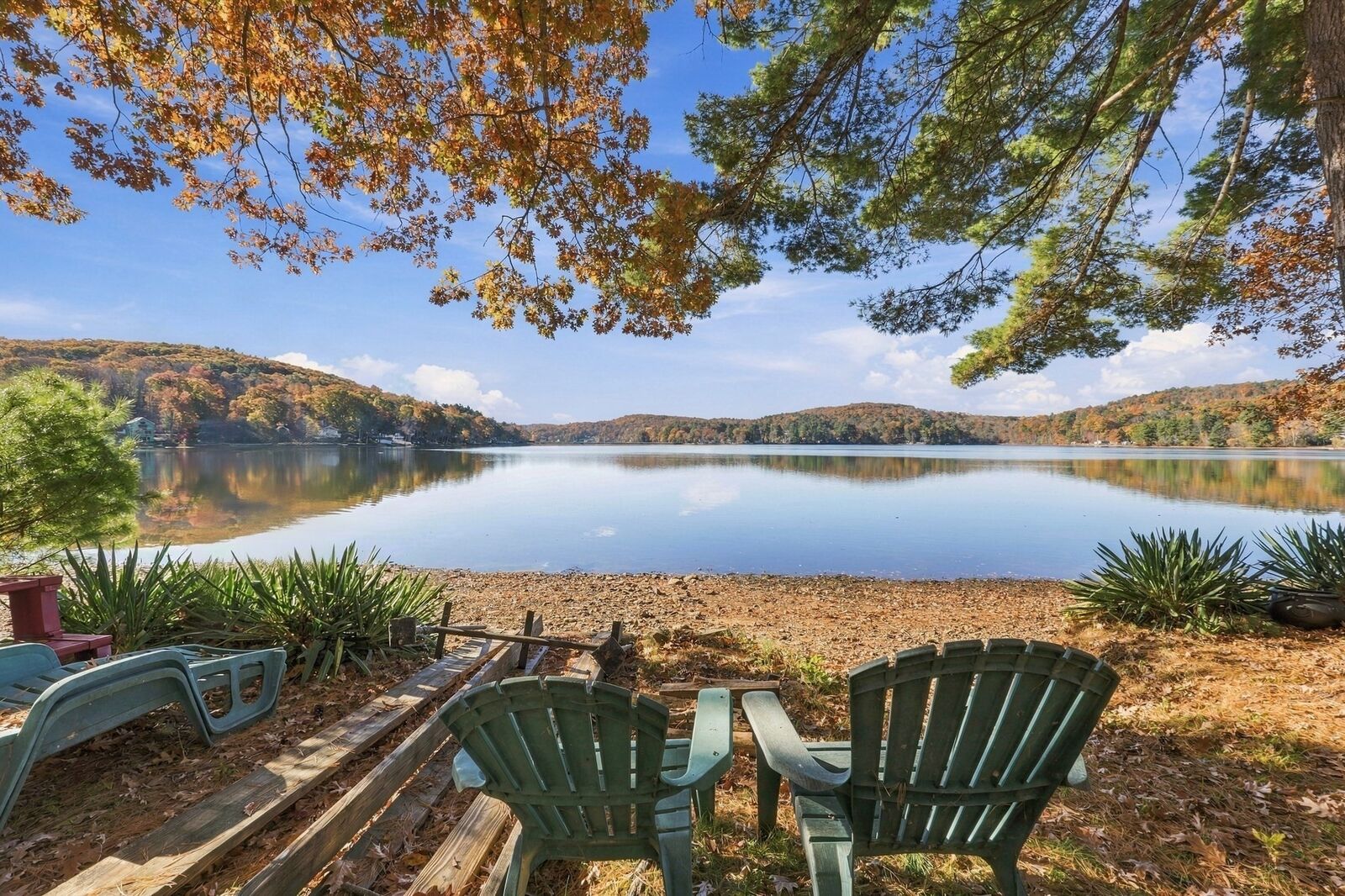 Property Photo:  19 Lakeview Dr  MA 01521 