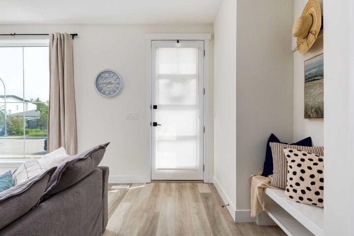Property Photo:  4629 72 Street NW  AB T3B 2L3 