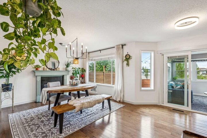 Property Photo:  1011 Creek Springs Rise NW  AB T4B 2R6 