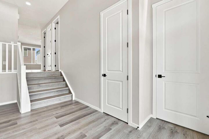 Property Photo:  4112 Southwinds Way SW  AB T4B 5Z3 