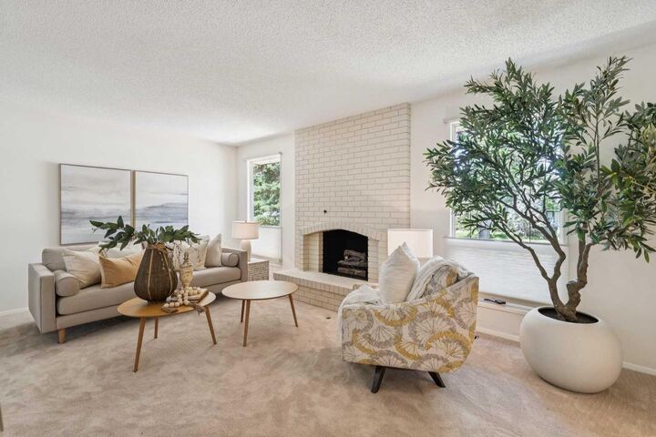 Property Photo: 11248 Braeside Drive SW AB T2W 3E4
