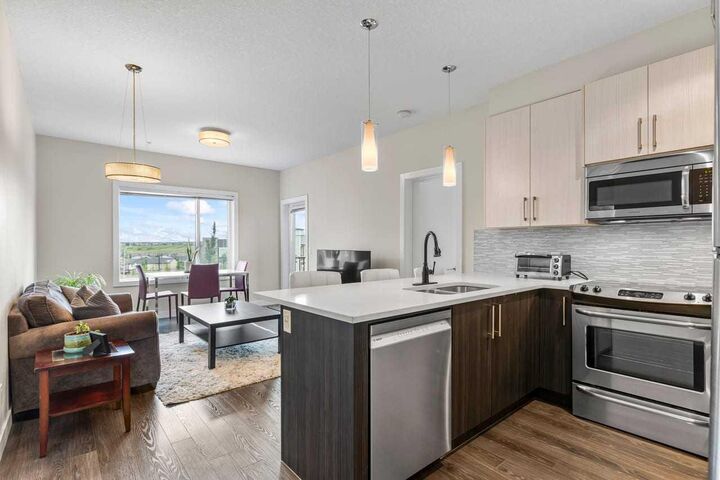 Property Photo:  8 Sage Hill Terrace NW 220  AB T3R 0W5 