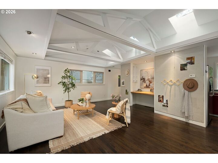Property Photo: 845 Palisades Terrace Dr OR 97034