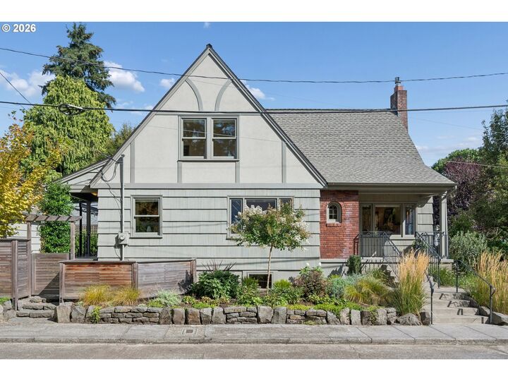 Property Photo:  1403 SE Rex St  OR 97202 