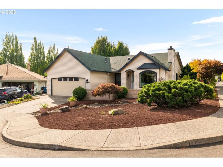 Property Photo:  15405 SE 35th St  WA 98683 