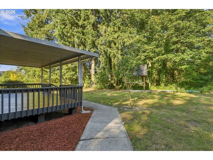 Property Photo:  208 Burma Rd  WA 98611 
