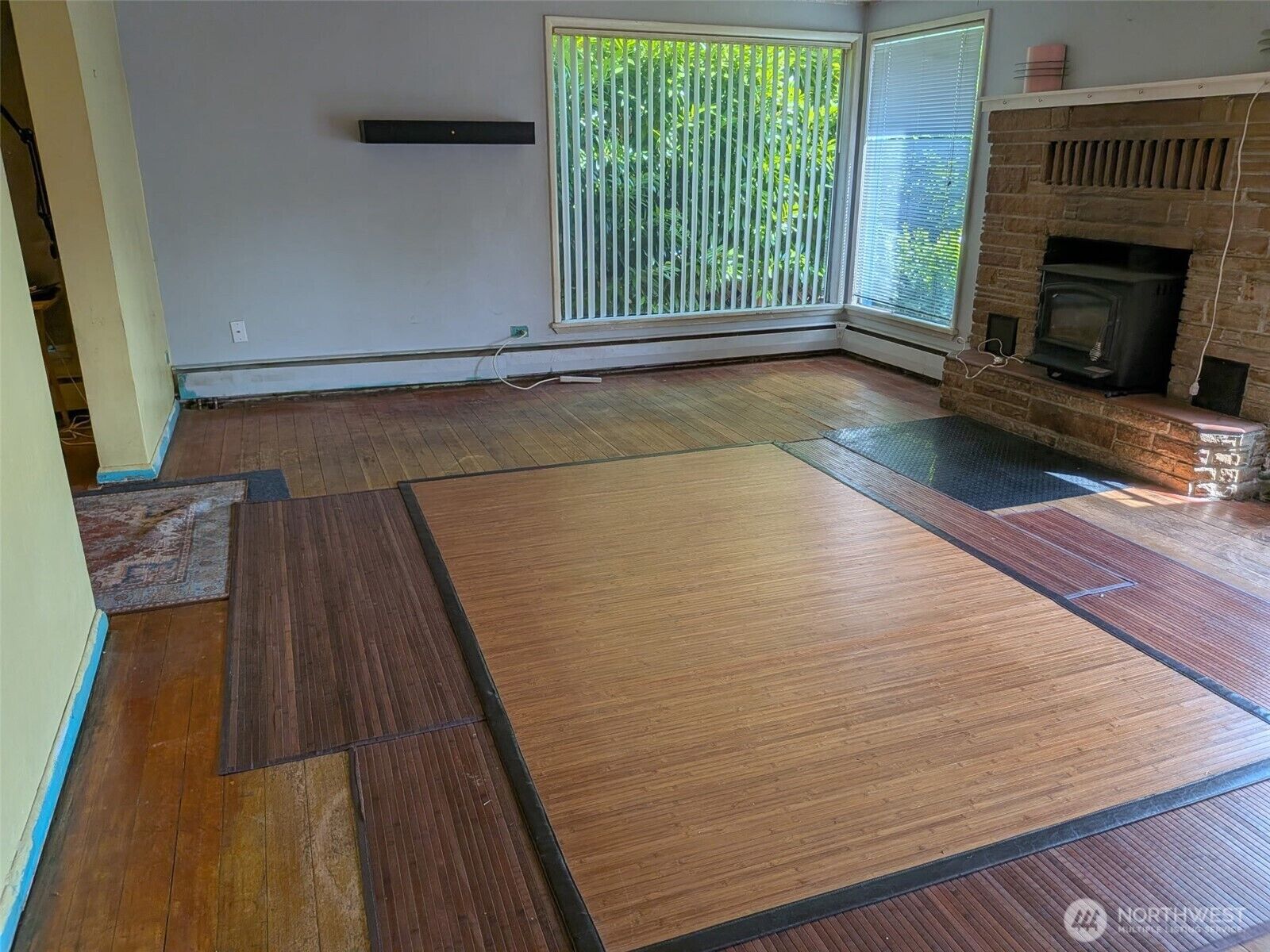 Property Photo:  5947  32nd Avenue SW  WA 98126 