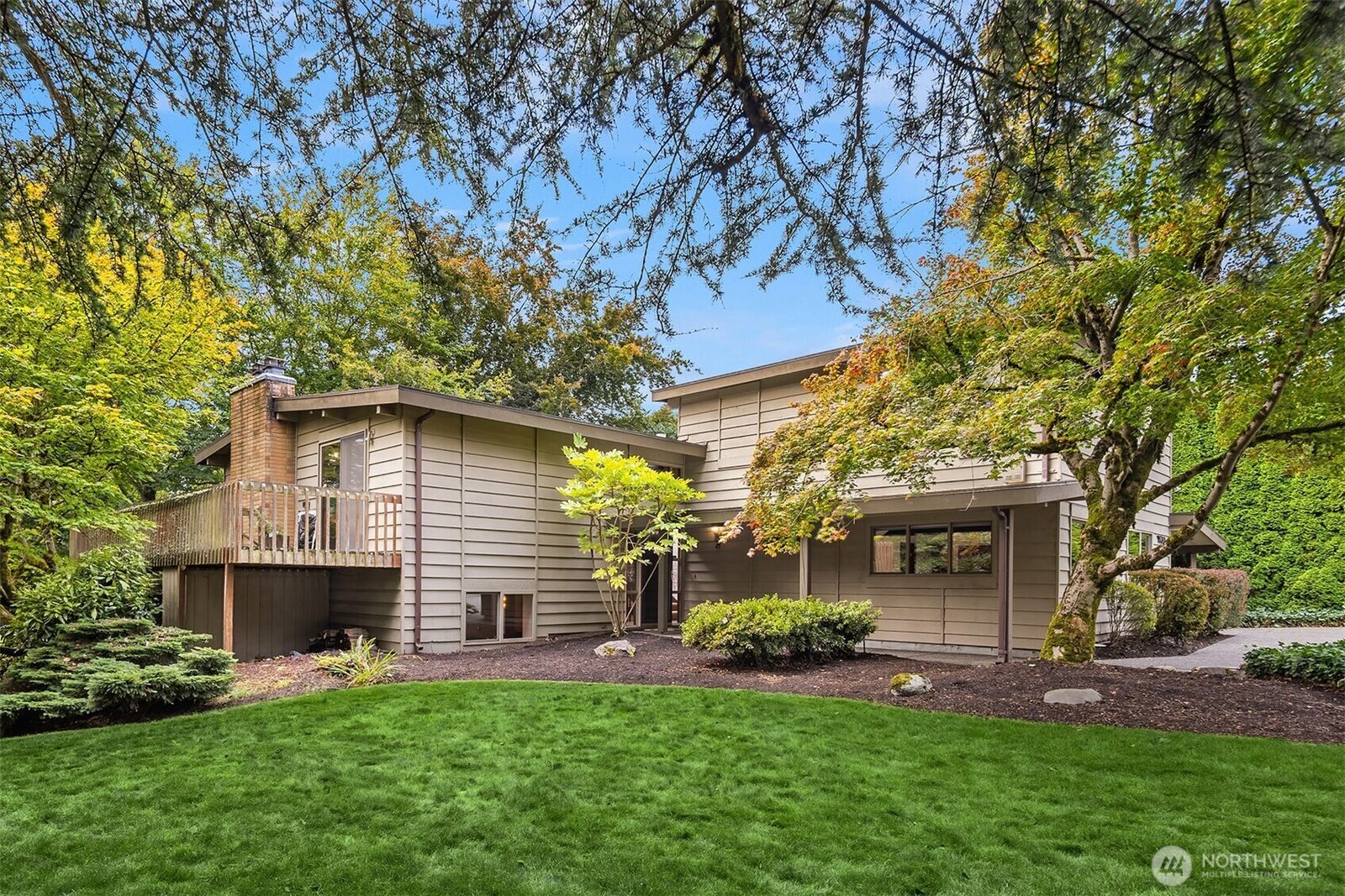 Property Photo: 7433 120th Place NE WA 98034