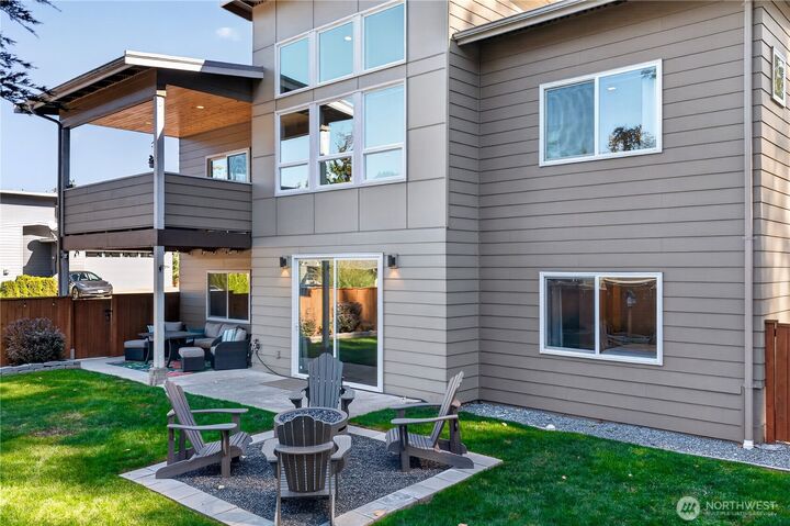 Property Photo:  526  Fielding Court  WA 98229 