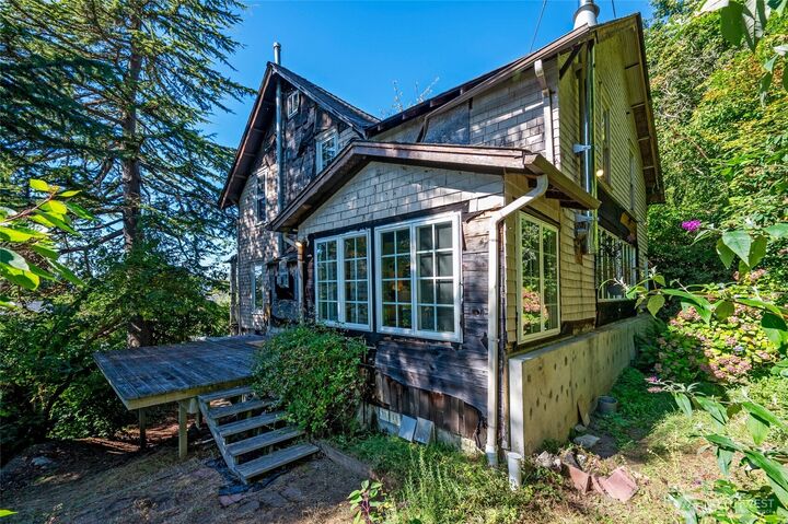 Property Photo: 4810 54th Avenue SW WA 98116