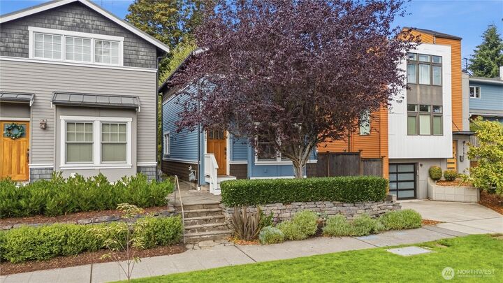 Property Photo:  1615 A  21st Avenue  WA 98122 