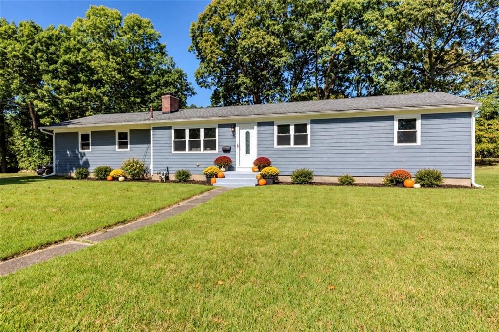 Property Photo:  116 Heritage Road  RI 02852 
