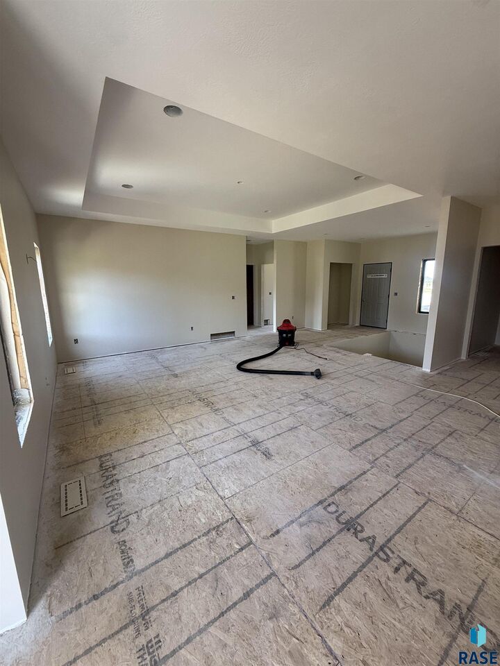 Property Photo:  2105 S Red Oak Ave  SD 57110-6856 