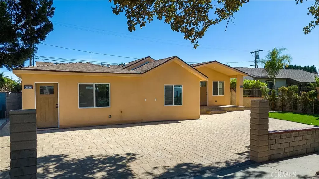 Property Photo: 13712 Community CA 91402