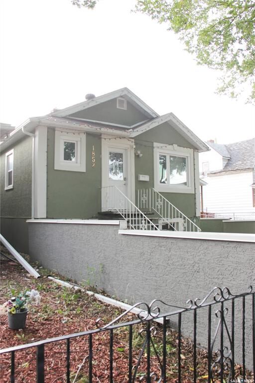 Property Photo:  1852 Quebec Street  SK S4P 1J6 