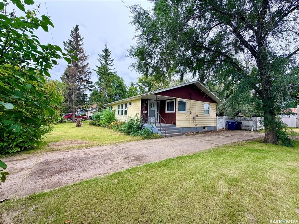 Photo de la propriété:  6011 5th Street W  SK S0K 2H0 